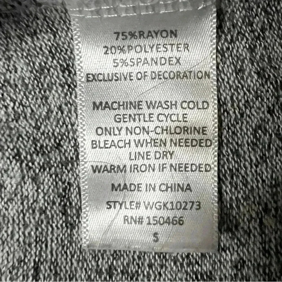 Mix sweater with hoodie size small - Picture 4 of 4